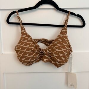 Carve Designs Elba Top in Dune